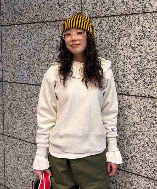 ばるたんさんの「BEAMS WOMEN｜【別注】BUZZ RICKSON'S / ポプリン アーミーパンツ」を使ったコーディネート