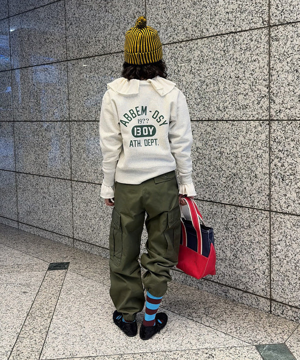 ばるたんさんの「BEAMS WOMEN｜【別注】BUZZ RICKSON'S / ポプリン アーミーパンツ」を使ったコーディネート