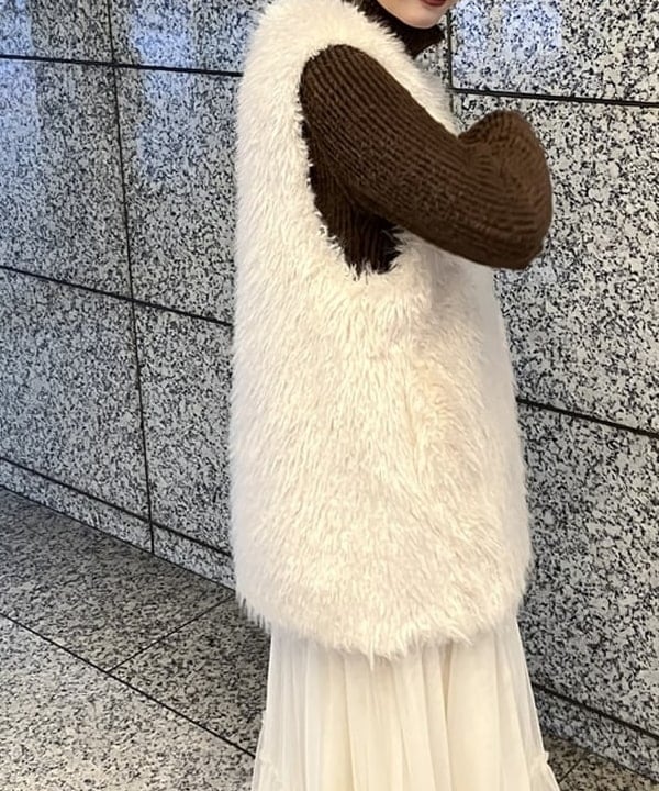 森本 理絵さんの「BEAMS WOMEN｜チュール キリカエ ティアード スカート」を使ったコーディネート