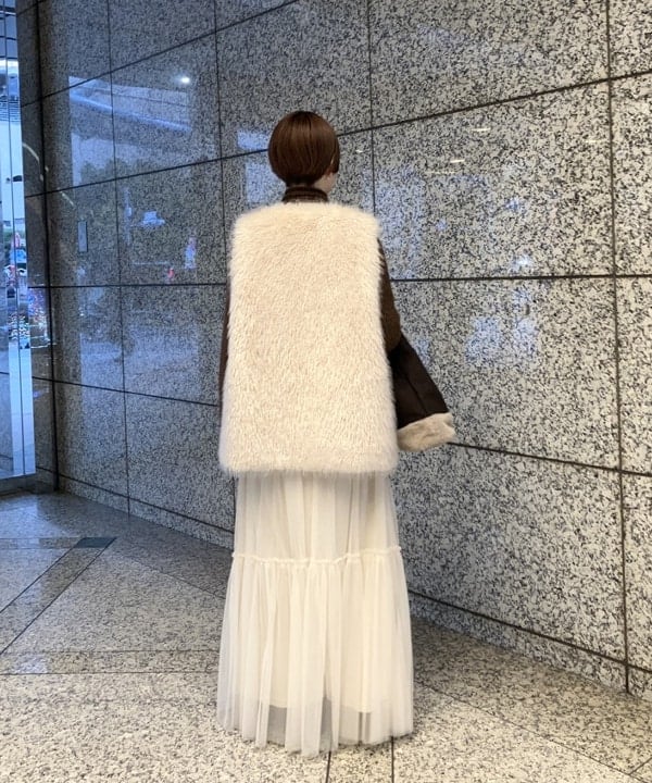 森本 理絵さんの「BEAMS WOMEN｜チュール キリカエ ティアード スカート」を使ったコーディネート