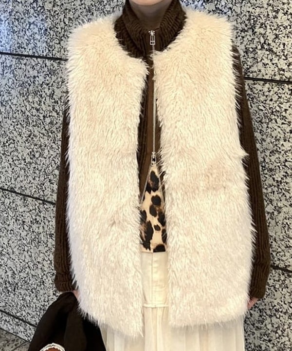 森本 理絵さんの「BEAMS WOMEN｜チュール キリカエ ティアード スカート」を使ったコーディネート