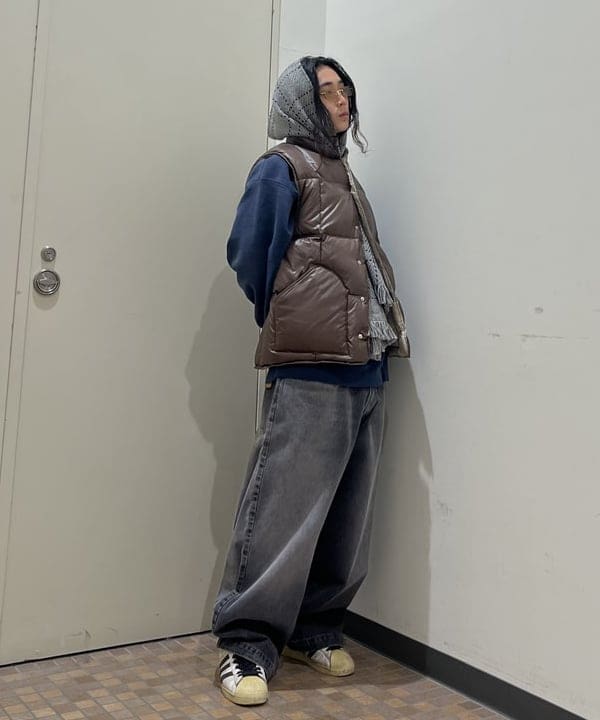 菊田 悠さんの「BEAMS WOMEN｜ワイドストレート バルーン デニムパンツ」を使ったコーディネート