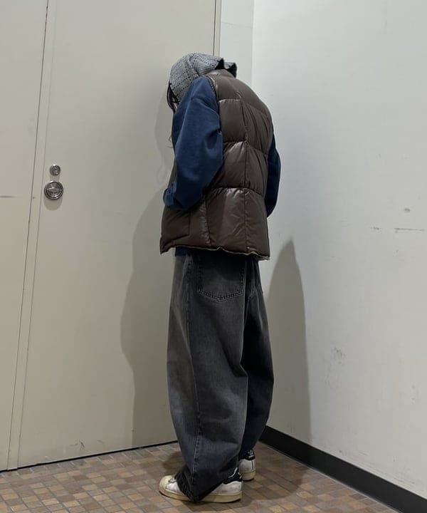 菊田 悠さんの「BEAMS WOMEN｜ワイドストレート バルーン デニムパンツ」を使ったコーディネート