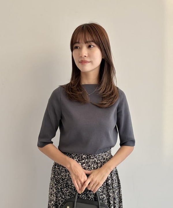 茂野 真楓さんの「BEAMS WOMEN｜シンプル ボートネックニット .M」を使ったコーディネート