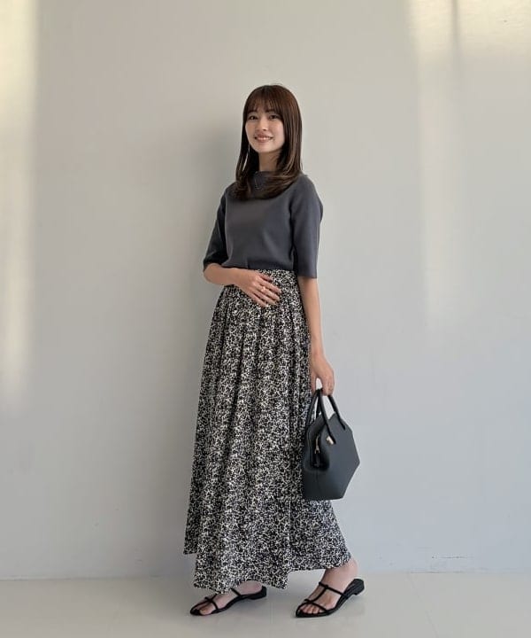 茂野 真楓さんの「BEAMS WOMEN｜シンプル ボートネックニット .M」を使ったコーディネート