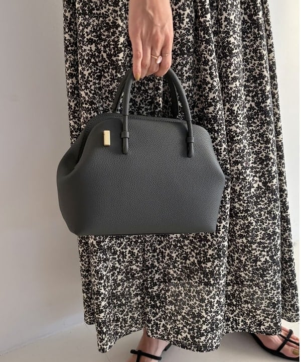 茂野 真楓さんの「BEAMS WOMEN｜シンプル ボートネックニット .M」を使ったコーディネート