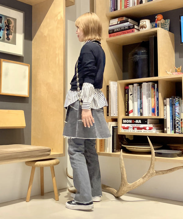 小原 もこさんの「BEAMS WOMEN｜ARROW NOVELTY / コンチョ ベルト 22FW」を使ったコーディネート