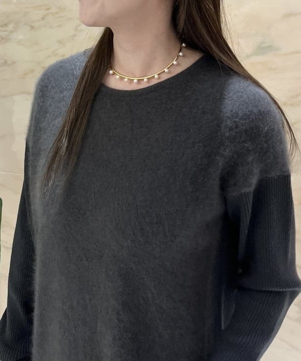 関 桂子さんの「BEAMS WOMEN｜フラッフィ クルーネック ニット ワンピース」を使ったコーディネート