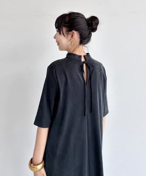 中丸　栞さんの「BEAMS WOMEN｜2WAY キュプラ カットワンピース」を使ったコーディネート