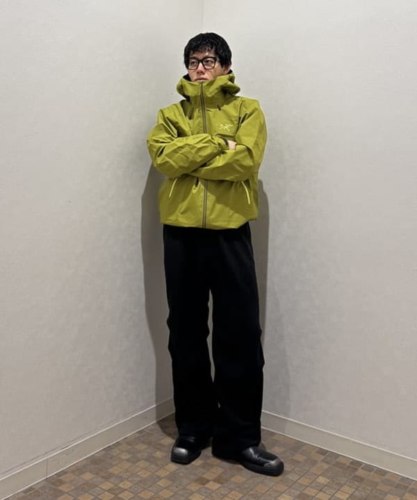 配島 孝明さんの「BEAMS WOMEN｜【EXCLUSIVE】ARC&rsquo;TERYX / Beta SL Jacket M」を使ったコーディネート