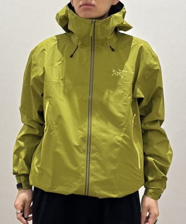 配島 孝明さんの「BEAMS WOMEN｜【EXCLUSIVE】ARC&rsquo;TERYX / Beta SL Jacket M」を使ったコーディネート