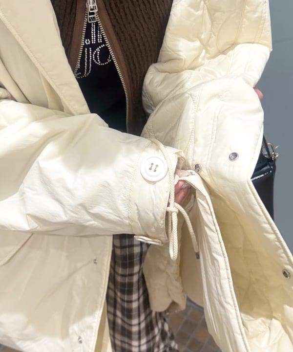 松本 佳菜子さんの「BEAMS WOMEN｜配色 ワンハンドル バッグ」を使ったコーディネート