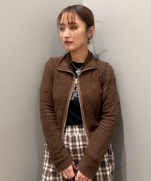 松本 佳菜子さんの「BEAMS WOMEN｜配色 ワンハンドル バッグ」を使ったコーディネート