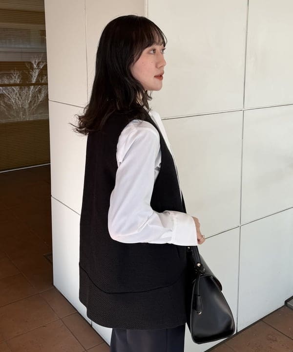 大浦 栞さんの「BEAMS WOMEN｜【別注】GIANNI NOTARO / フラップ ハンドバッグ」を使ったコーディネート