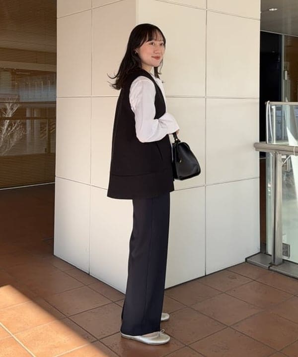 大浦 栞さんの「BEAMS WOMEN｜【別注】GIANNI NOTARO / フラップ ハンドバッグ」を使ったコーディネート