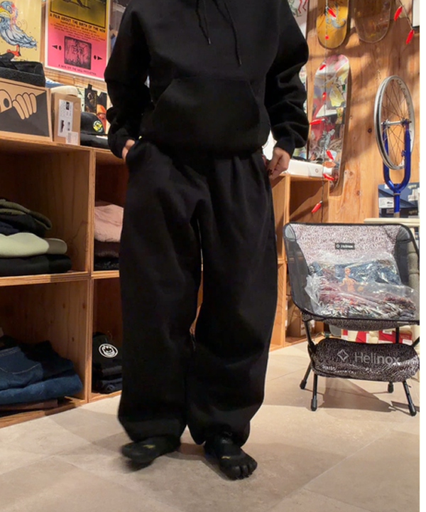 Heg.さんの「ワイドショートフィット ウィンドストップ スウェットフーディー」を使ったコーディネート