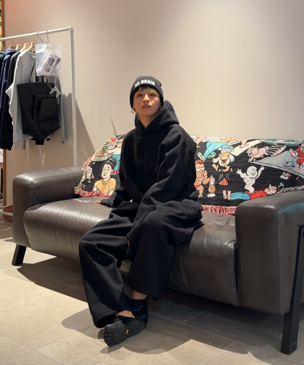 Heg.さんの「ワイドショートフィット ウィンドストップ スウェットフーディー」を使ったコーディネート