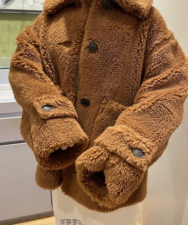 chikaさんの「BEAMS WOMEN｜ボア ビッグ ポケット ハーフ コート」を使ったコーディネート