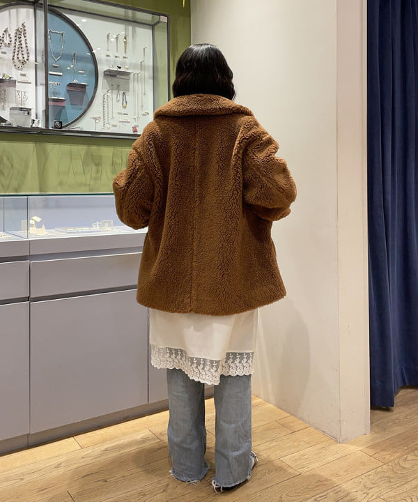 chikaさんの「BEAMS WOMEN｜ボア ビッグ ポケット ハーフ コート」を使ったコーディネート