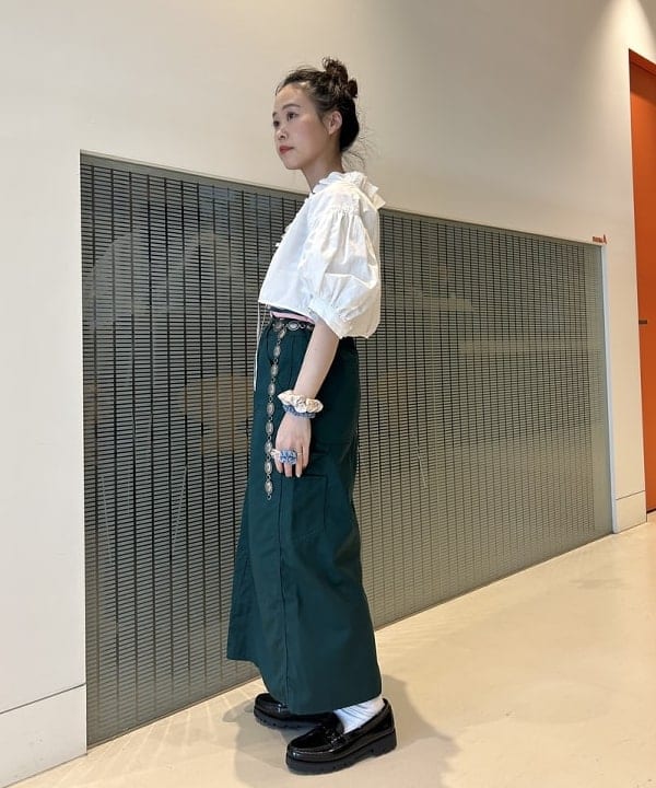 清水 彩乃さんの「BEAMS WOMEN｜ダブルニー タイト スカート」を使ったコーディネート