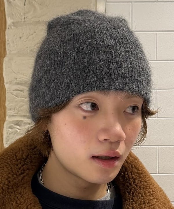 マツミヤさんの「BEAMS WOMEN｜アンゴラ混 ビーニー」を使ったコーディネート