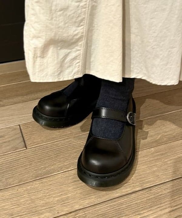 早川 萌子さんの「BEAMS WOMEN｜リブ マルチボーダー カーディガン」を使ったコーディネート