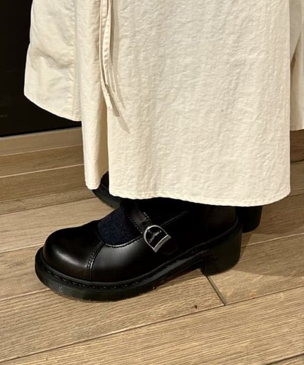 早川 萌子さんの「BEAMS WOMEN｜リブ マルチボーダー カーディガン」を使ったコーディネート