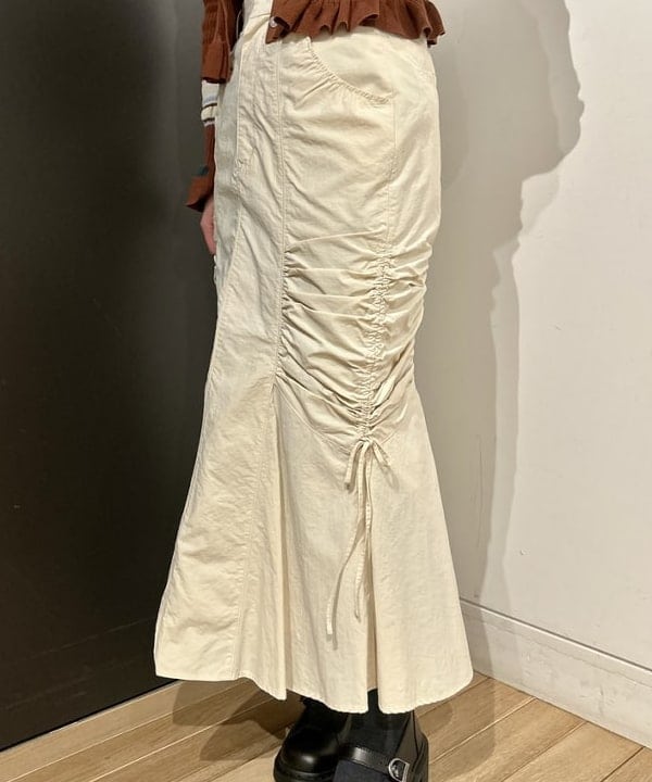 早川 萌子さんの「BEAMS WOMEN｜リブ マルチボーダー カーディガン」を使ったコーディネート