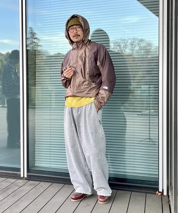 BAKU(東江 漠)さんの「BEAMS WOMEN｜5ゲージ ガーメントダイ クルーネックニット」を使ったコーディネート