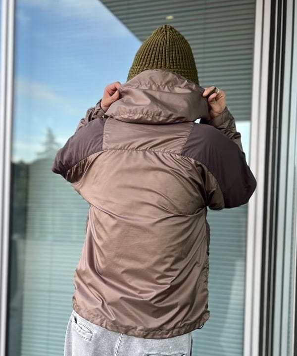 BAKU(東江 漠)さんの「BEAMS WOMEN｜5ゲージ ガーメントダイ クルーネックニット」を使ったコーディネート