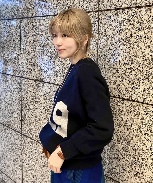 小原 もこさんの「BEAMS WOMEN｜2トーン カシミヤ マフラー」を使ったコーディネート