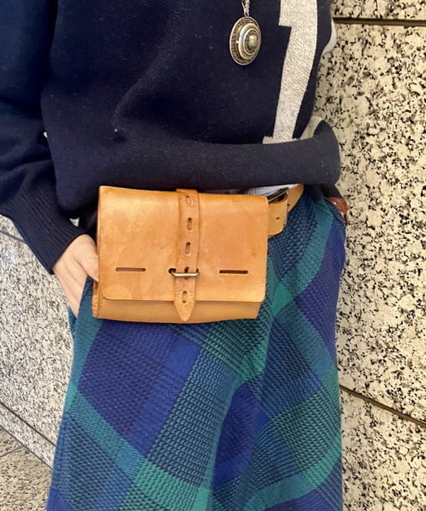 小原 もこさんの「BEAMS WOMEN｜2トーン カシミヤ マフラー」を使ったコーディネート