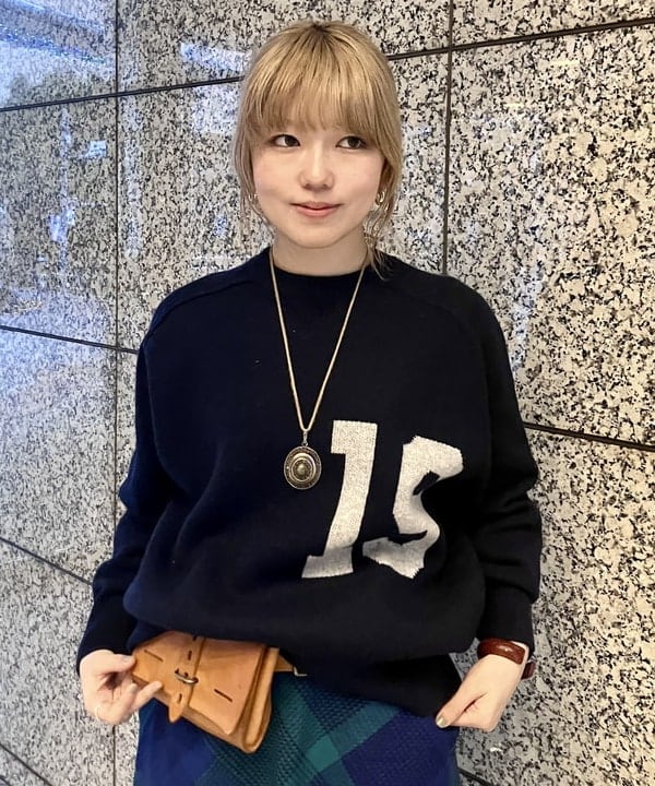 小原 もこさんの「BEAMS WOMEN｜2トーン カシミヤ マフラー」を使ったコーディネート