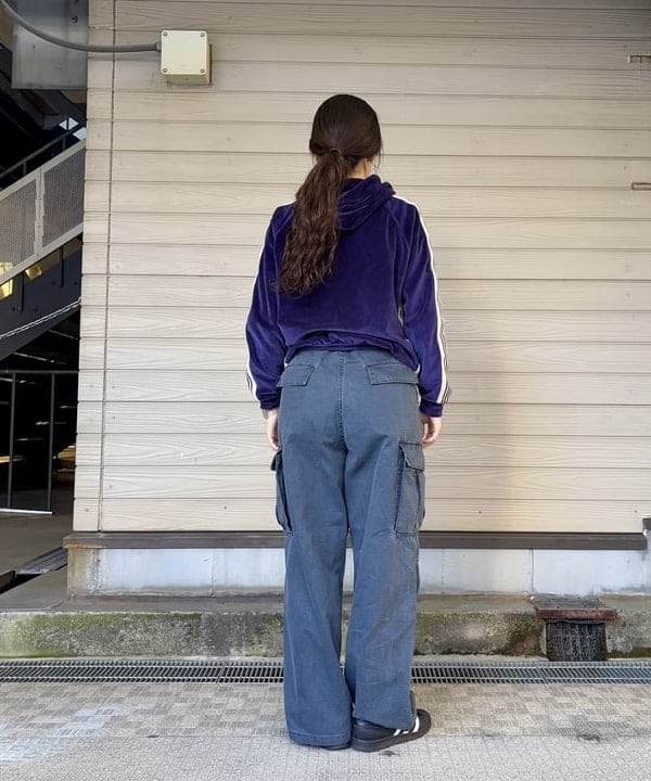 チナツさんの「BEAMS WOMEN｜リップストップ ミリタリー パンツ」を使ったコーディネート