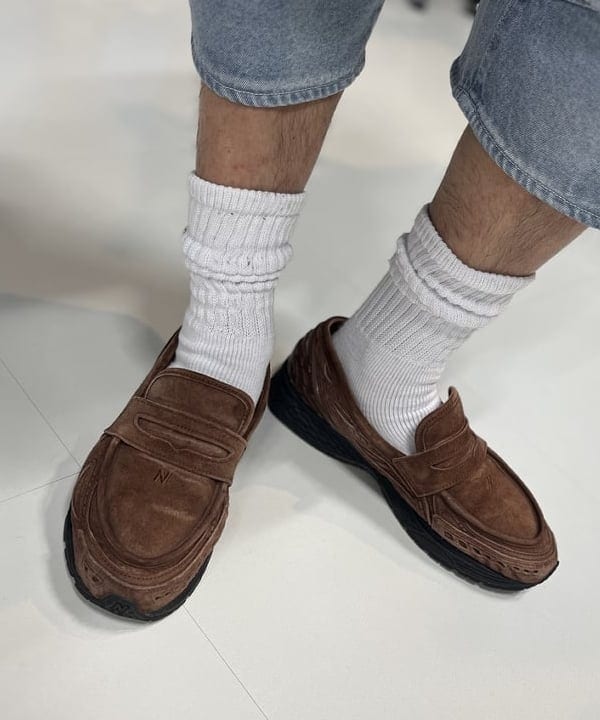 BAKU(東江 漠)さんの「BEAMS WOMEN｜バックボタンシャツ」を使ったコーディネート