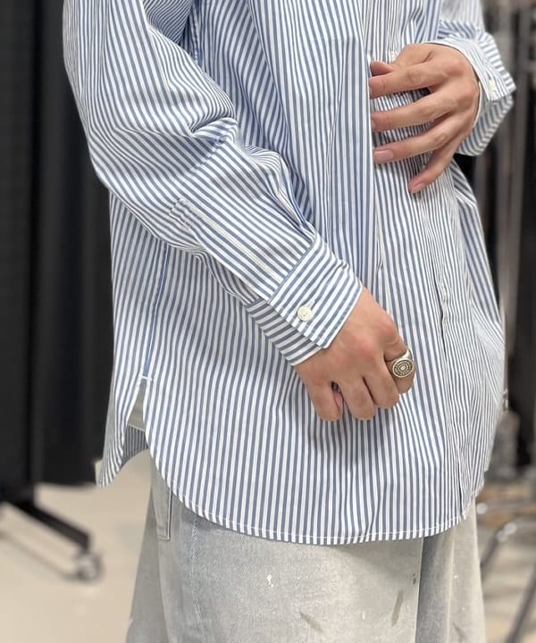 BAKU(東江 漠)さんの「BEAMS WOMEN｜バックボタンシャツ」を使ったコーディネート