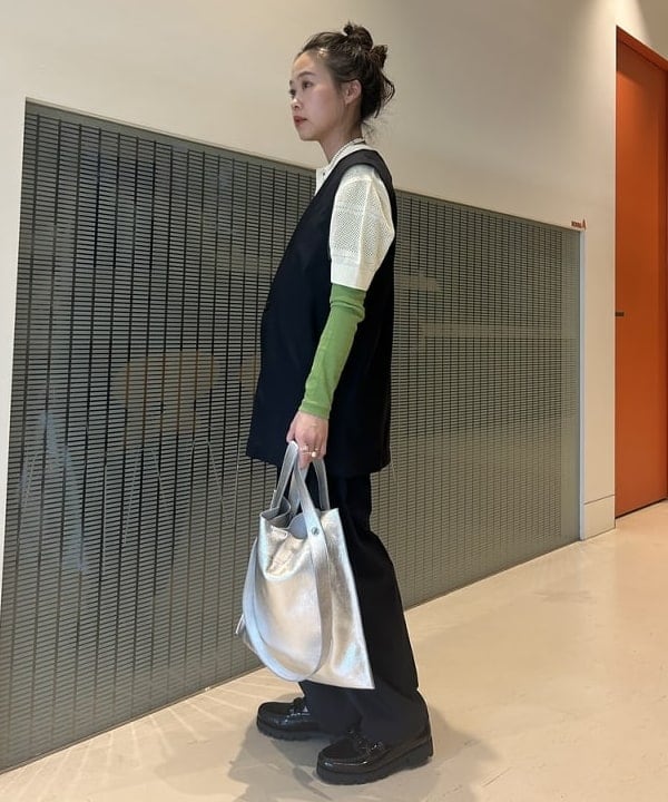 清水 彩乃さんの「BEAMS WOMEN｜BEAURE &times; Ray BEAMS / 別注 2WAY バッグ」を使ったコーディネート