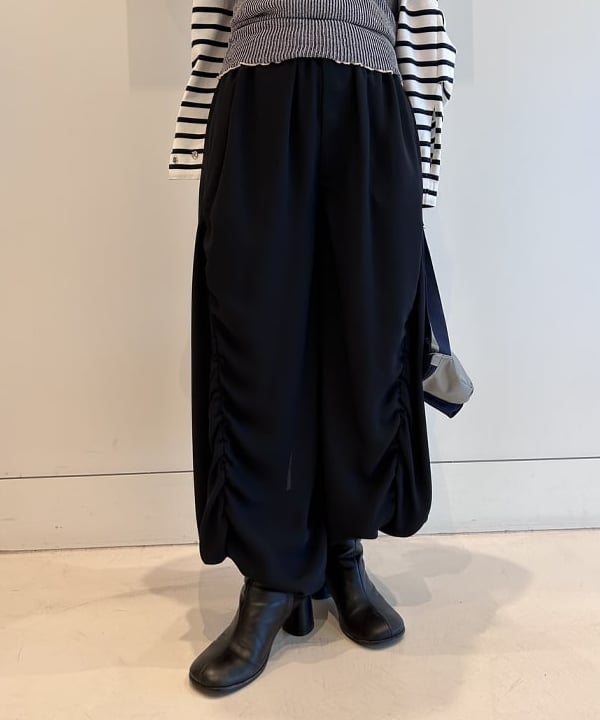 ando naoさんの「BEAMS WOMEN｜maturely / ボーダー オープン ショルダー ロングスリーブ カットソー」を使ったコーディネート