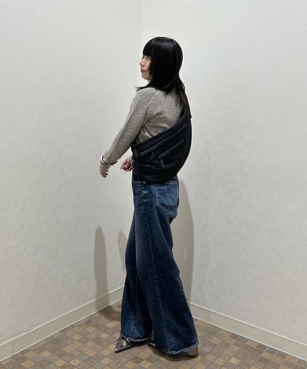 大槻 まひろさんの「BEAMS WOMEN｜AK+1 / ポロカラーショート カーディガン」を使ったコーディネート