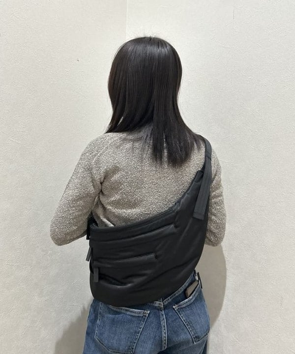 大槻 まひろさんの「BEAMS WOMEN｜AK+1 / ポロカラーショート カーディガン」を使ったコーディネート