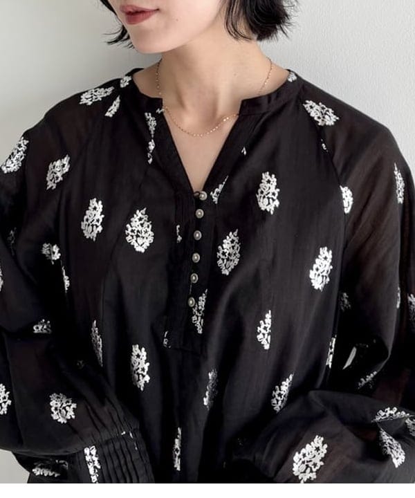 AONO SHIKAMAさんの「BEAMS WOMEN｜ne Quittez pas / ボイル フラワー ロングスリーブ ワンピース」を使ったコーディネート