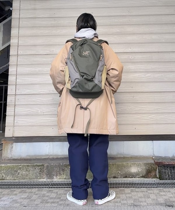 つぼさんの「BEAMS WOMEN｜コットン ポリエステル シャンブレー ステンカラー コート」を使ったコーディネート