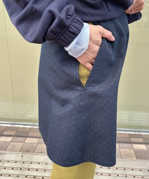 矢野(青木)優香さんの「【別注】ENGINEERED GARMENTS / ラップ スカート」を使ったコーディネート