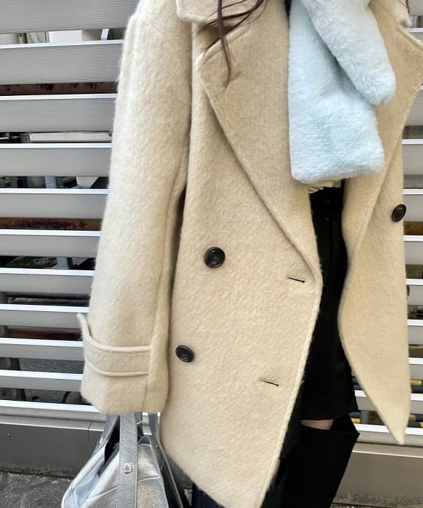 カタヤマ アヤさんの「BEAMS WOMEN｜シャギー ダブル ハーフ コート」を使ったコーディネート