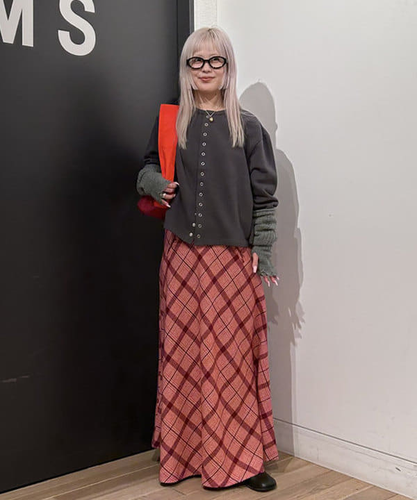 ando naoさんの「BEAMS WOMEN｜チェック ロング Aライン スカート」を使ったコーディネート