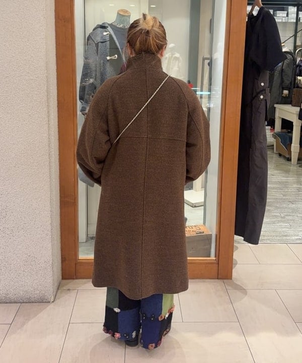 大石彩可さんの「BEAMS WOMEN｜メタル メッシュ チェーン バッグ」を使ったコーディネート