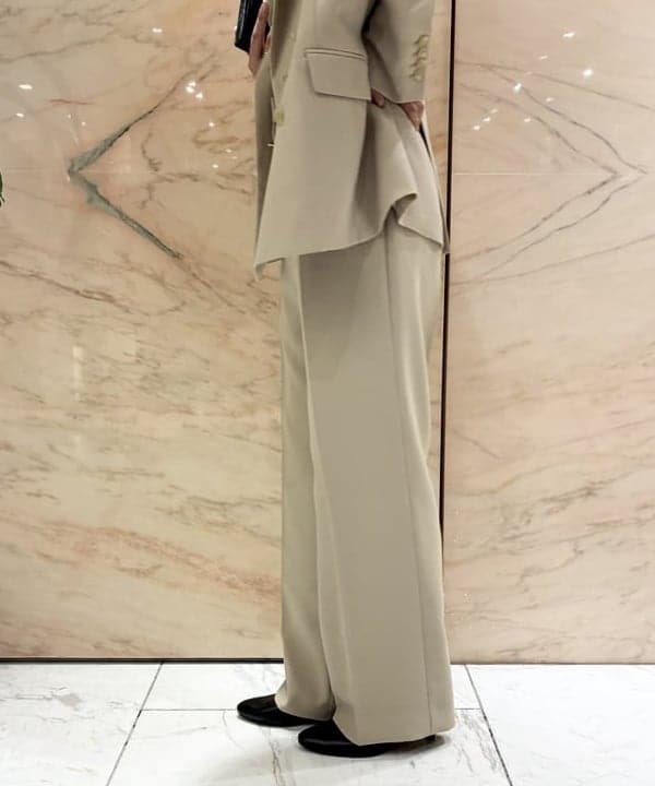 中丸　栞さんの「BEAMS WOMEN｜ソフト ボクシー ジャケット＊」を使ったコーディネート