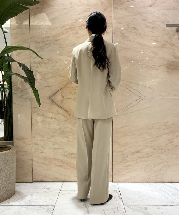 中丸　栞さんの「BEAMS WOMEN｜ソフト ボクシー ジャケット＊」を使ったコーディネート