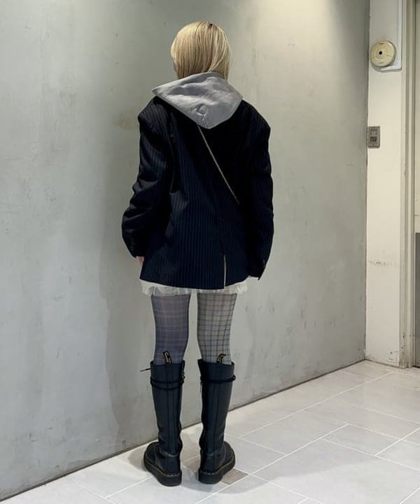 ヒカリさんの「BEAMS WOMEN｜ワイドショートフィット フェード フルジップ フーディー」を使ったコーディネート