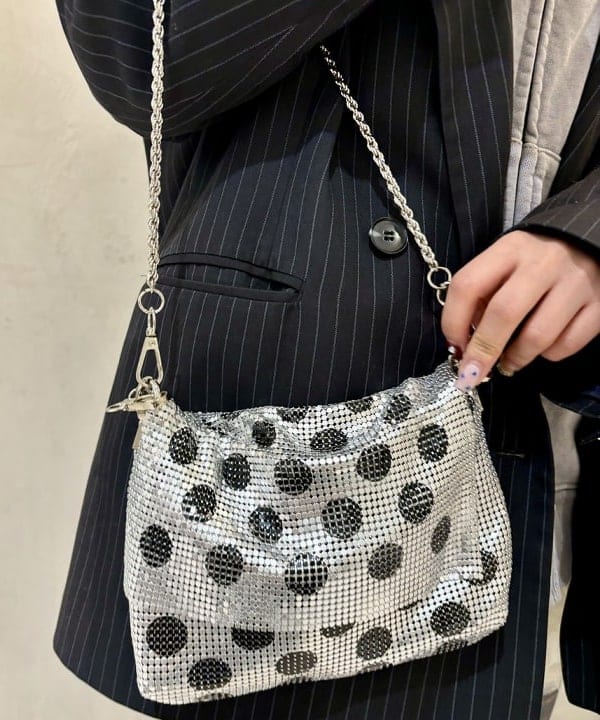 ヒカリさんの「BEAMS WOMEN｜ワイドショートフィット フェード フルジップ フーディー」を使ったコーディネート